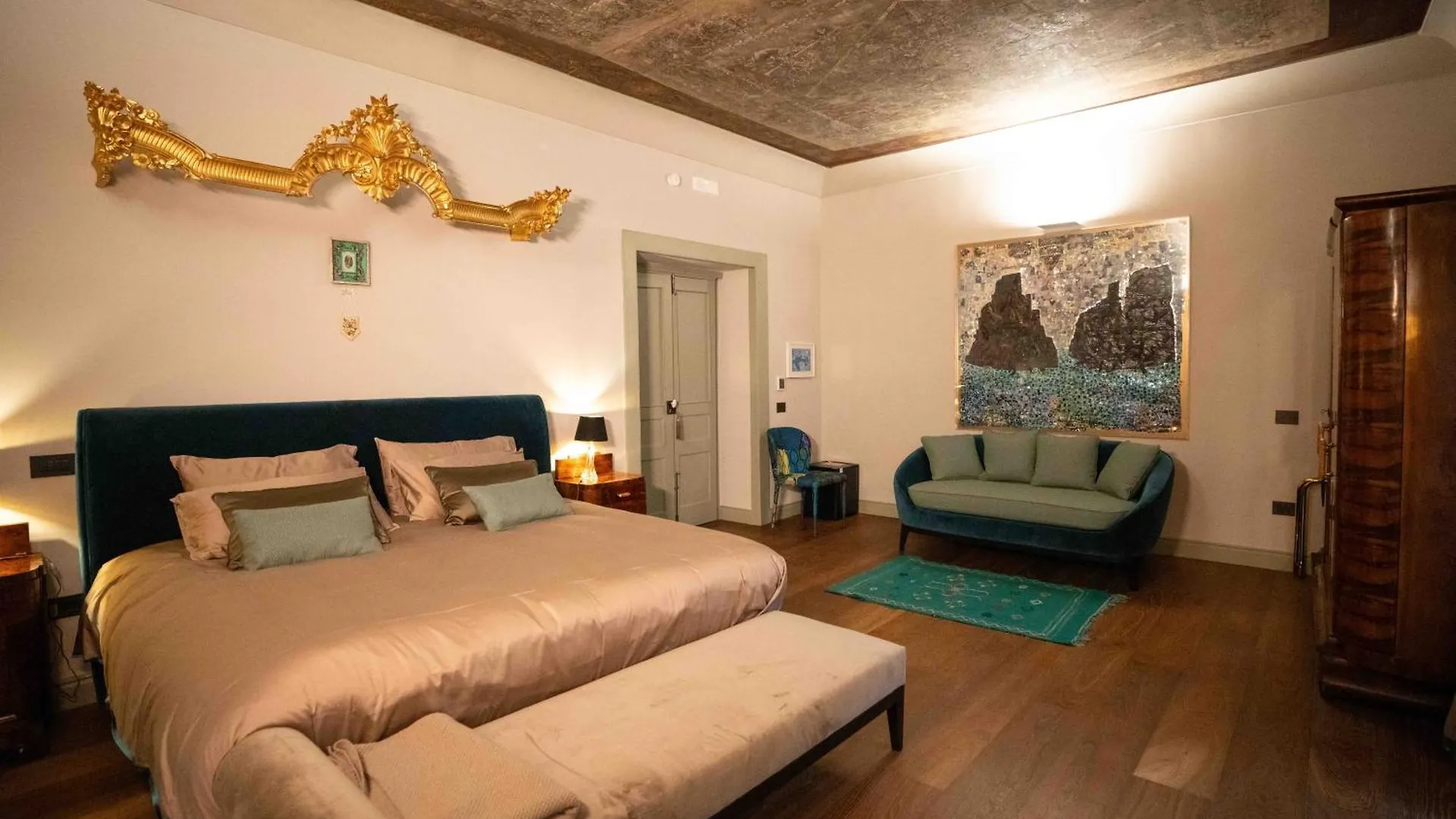 Palazzo Diomede Carafa Santangelo Luxury Rooms Naples 0*,  Italy