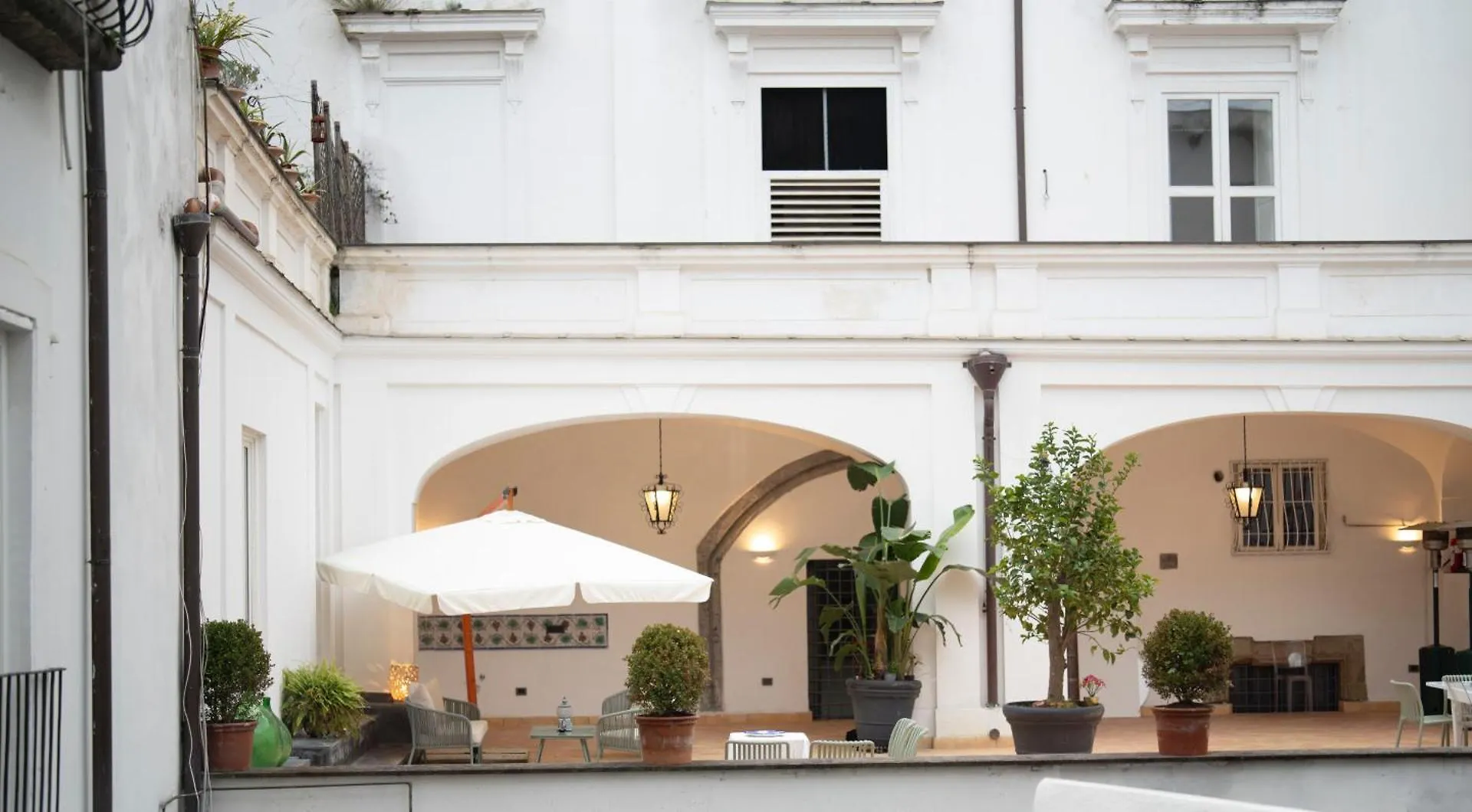 Guest house Palazzo Diomede Carafa Santangelo Luxury Rooms Naples Italy